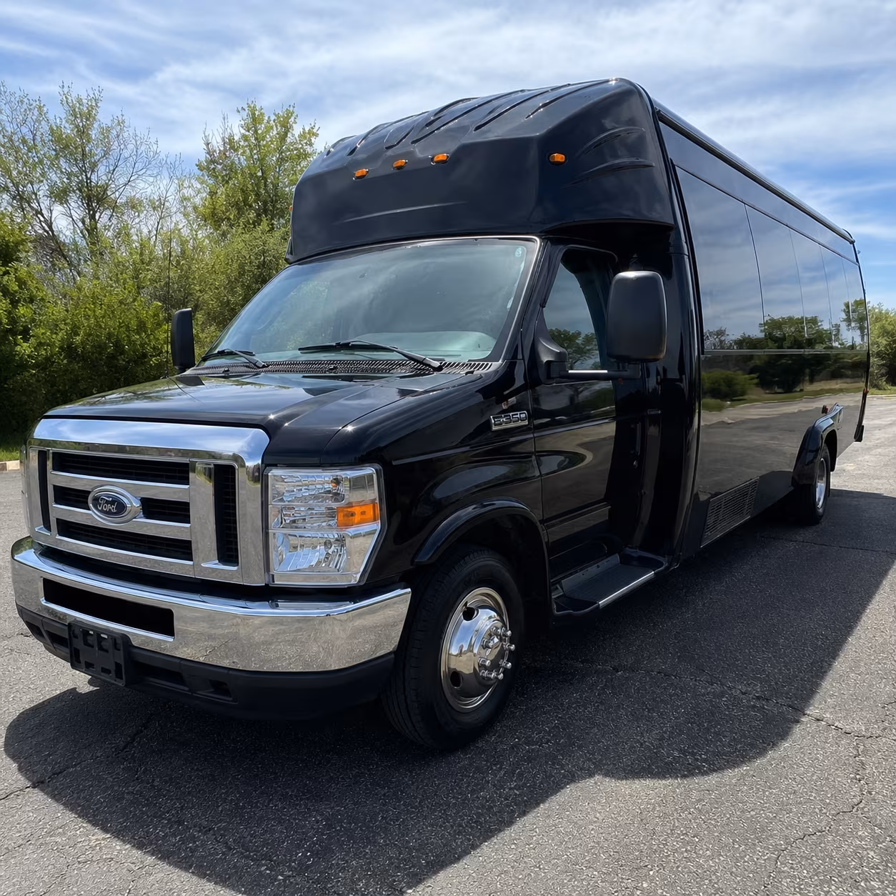 18 Passenger Party Bus Exterior
