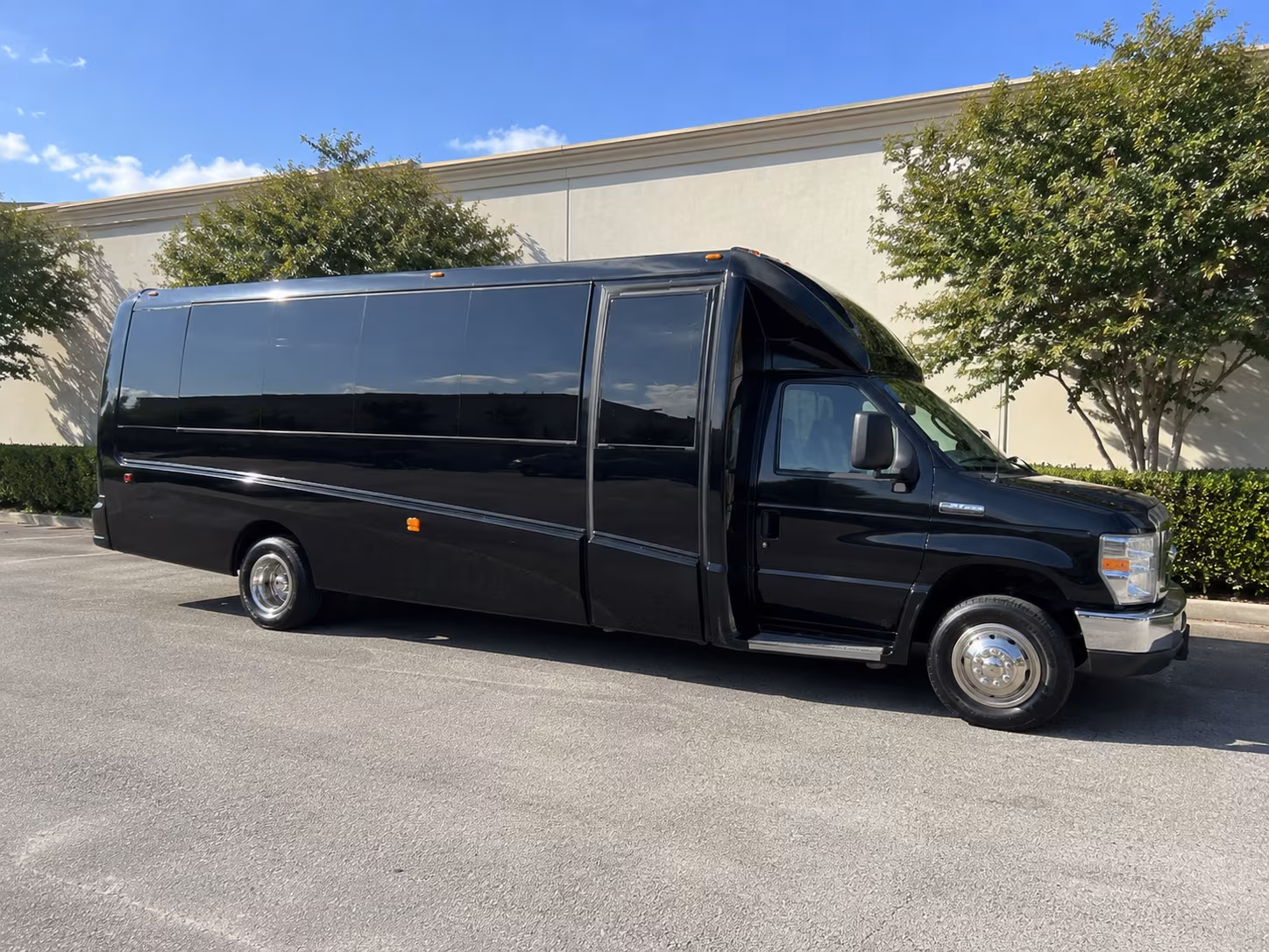 Hamden Homecoming & Prom Party Bus Rentals