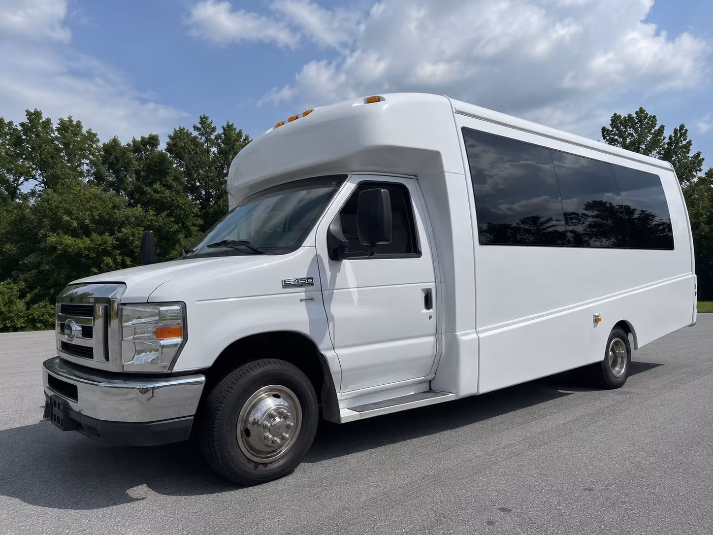 Hamden Winery Tour & Pub Crawl Transportation
