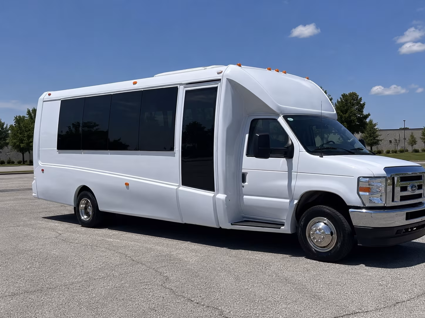 Milford Winery Tour & Pub Crawl Transportation