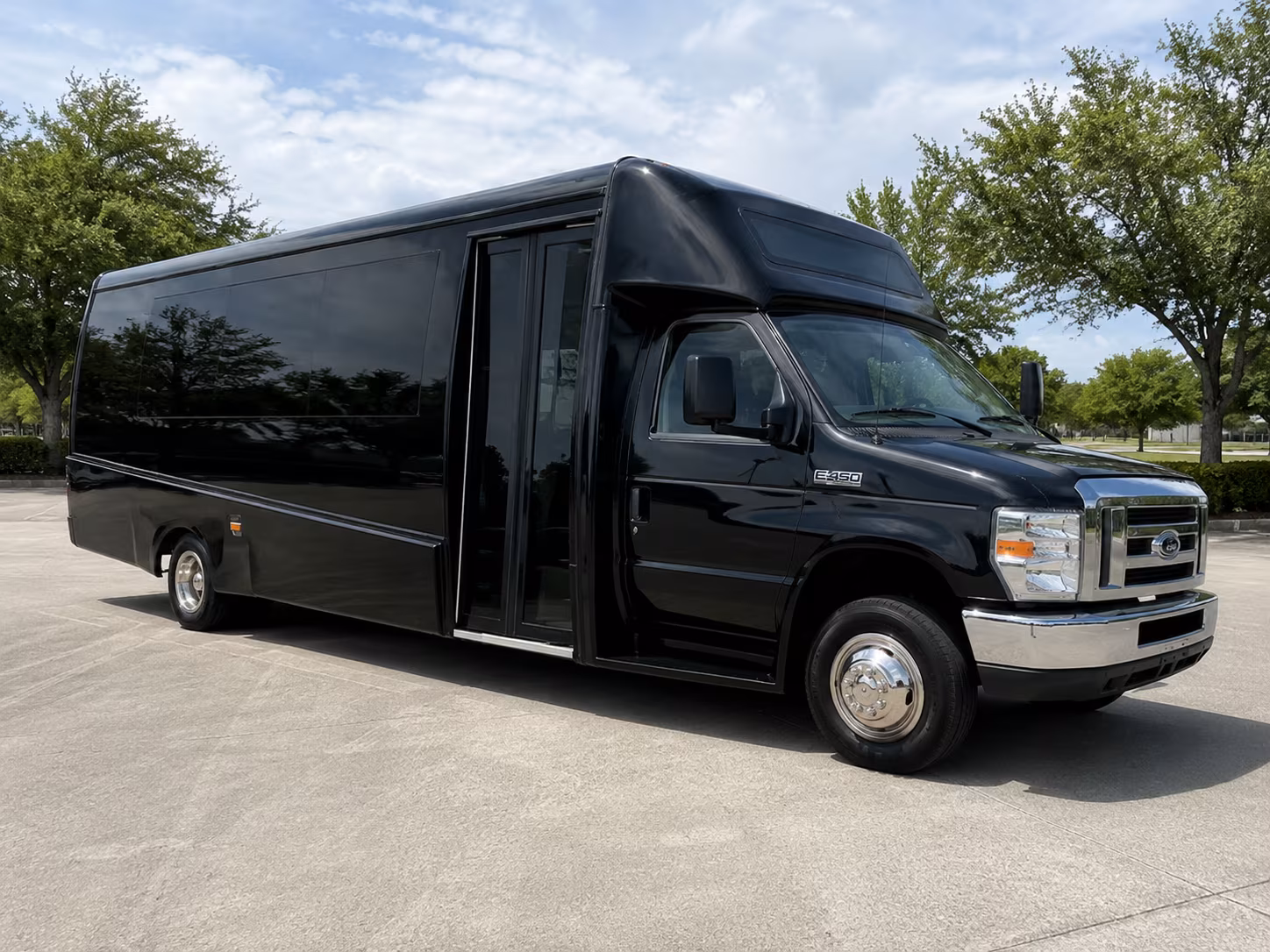New Haven Airport Shuttle & Transportation party bus exterior